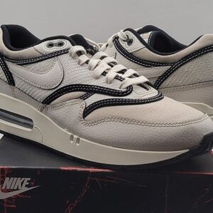 Nike Air Max 1 World Make Big Bubble